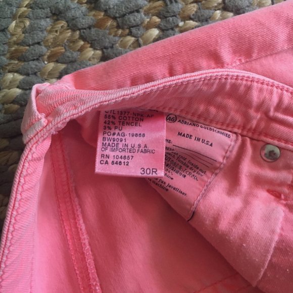 AG | The Stevie Ankle Slim Straight Leg in Pink (30R) - Picture 4 of 5